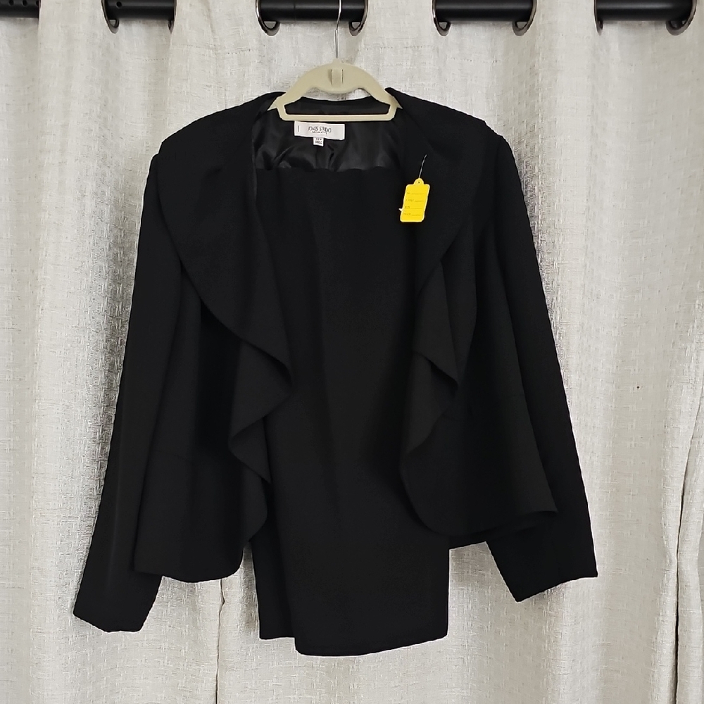 Jones Studio Women's Classic Black Ruffle Blazer